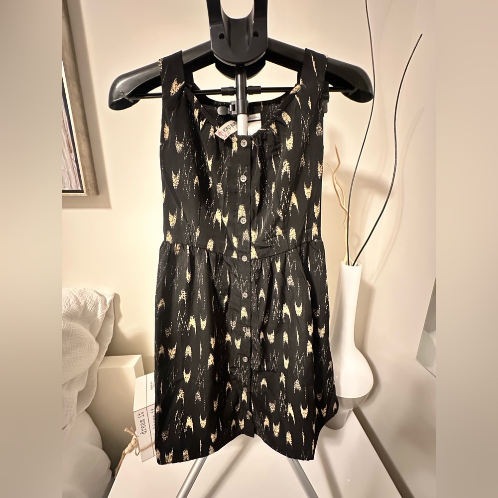 Mimi Chica Black and Gold Sleeveless Dress with Pockets